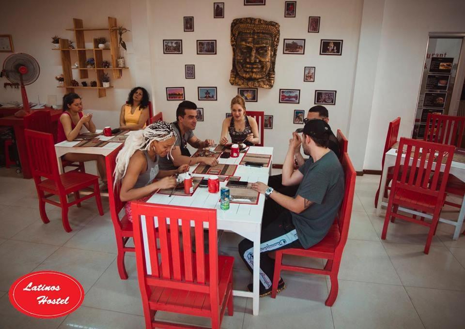 Latinos Hostel Siem Reap Exterior photo